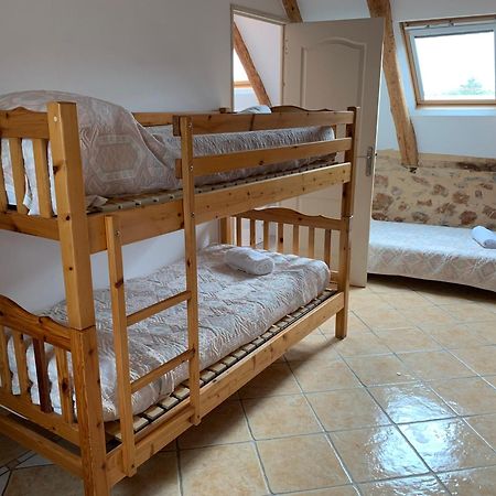 Cafe De La Place Gite & Chambres D'Hotes "Lou Pastre" Lanuejols  Экстерьер фото